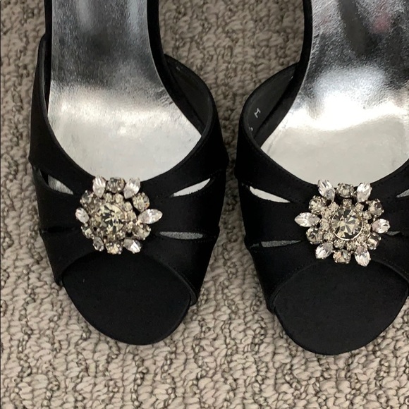 Stuart Weiztman “Goodlife” heel - Picture 2 of 4